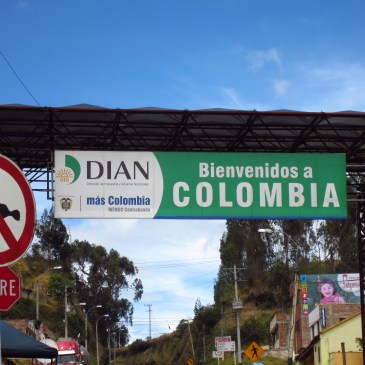 Welcome to Colombia sign